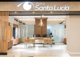 Clínica y Óptica Santa Lucía local 2343 Centro Comercial San Nicolás