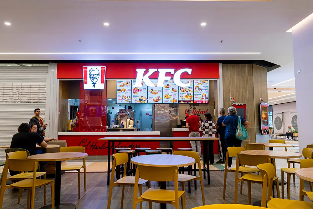 KFC Centro Comercial San Nicolás locales 2451 y 2453